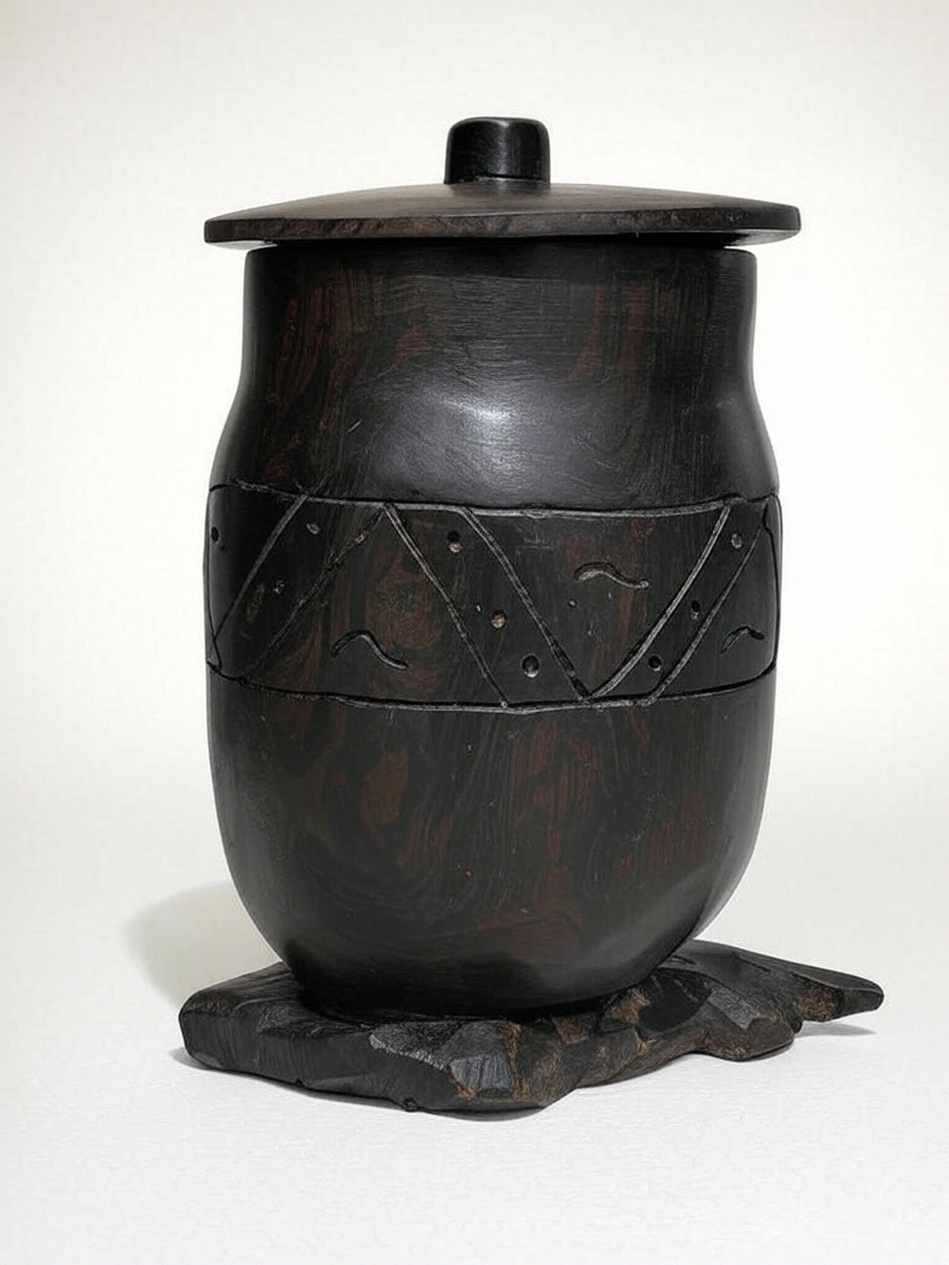 Pot avec couvercle et cuillère