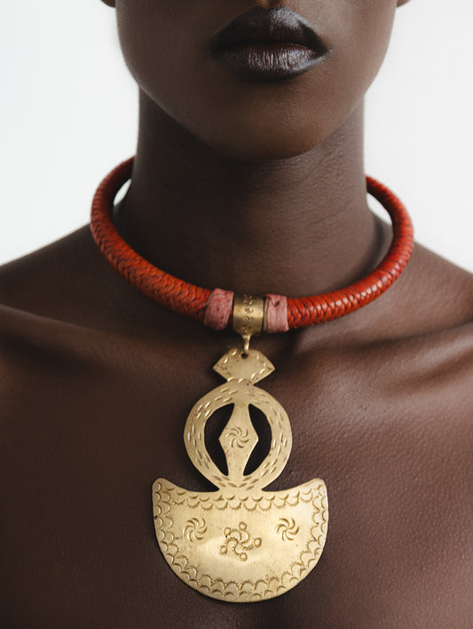 Collier Touareg cuir laiton gravé
